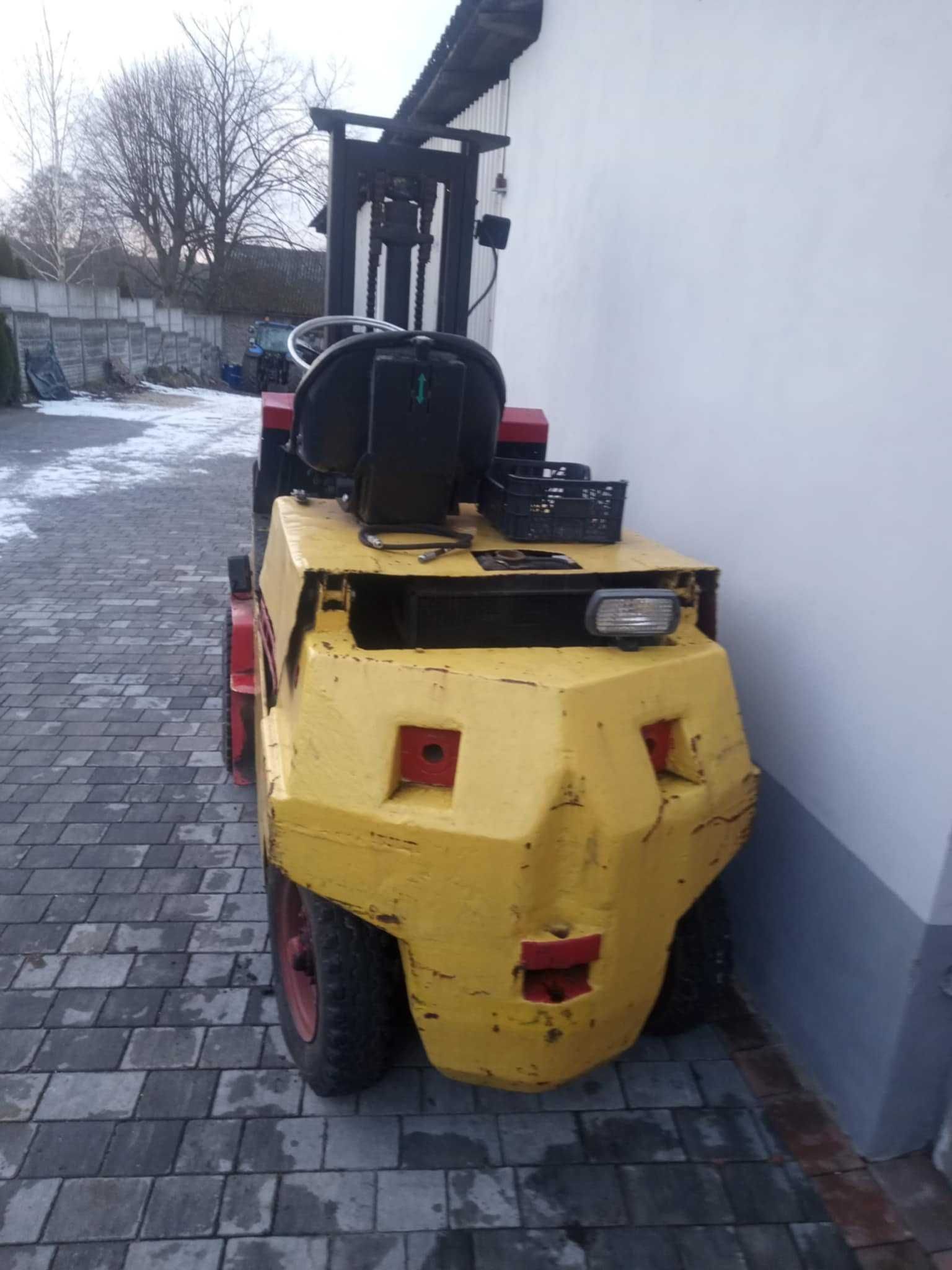 Wózek widłowy GPW Gliwice silnik C-330