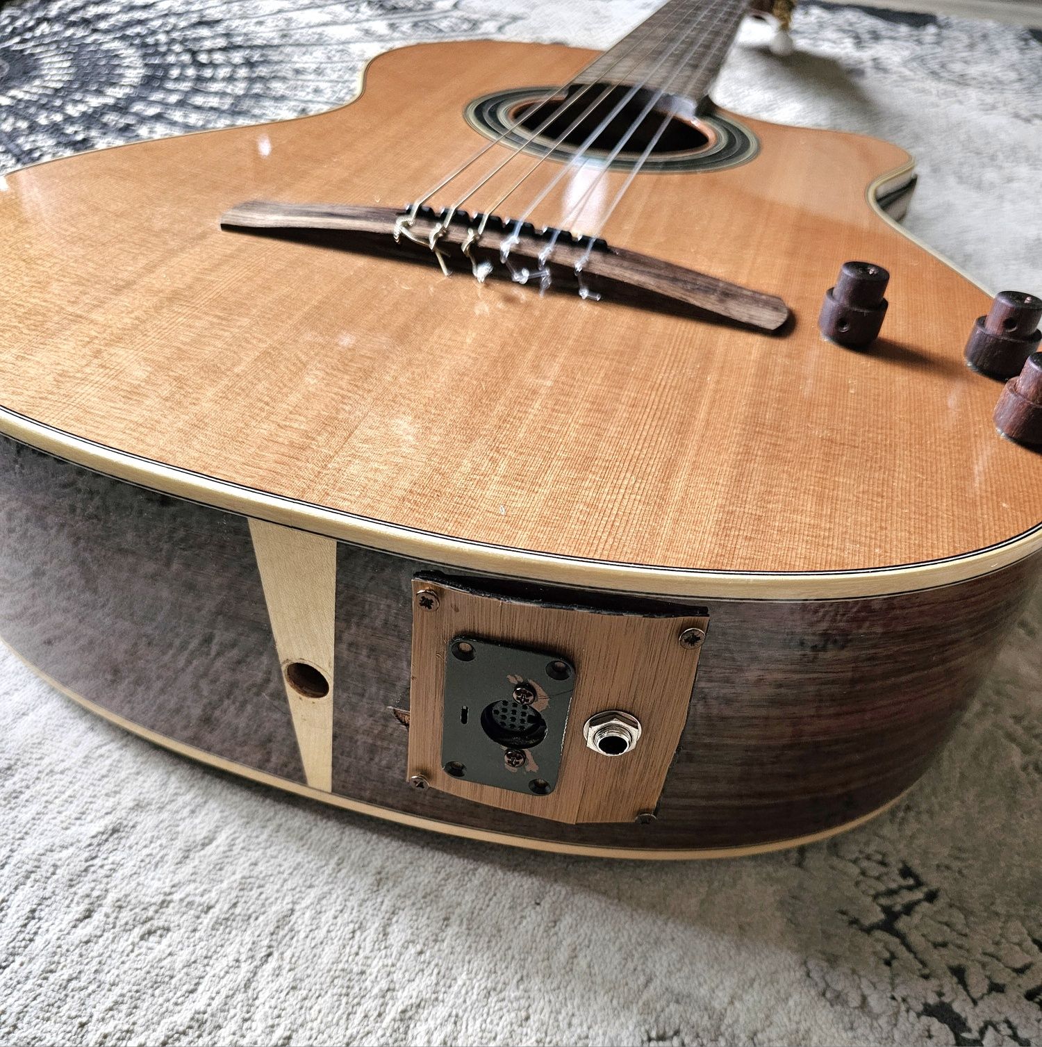 Sprzedam gitarę Alhambra Crossover