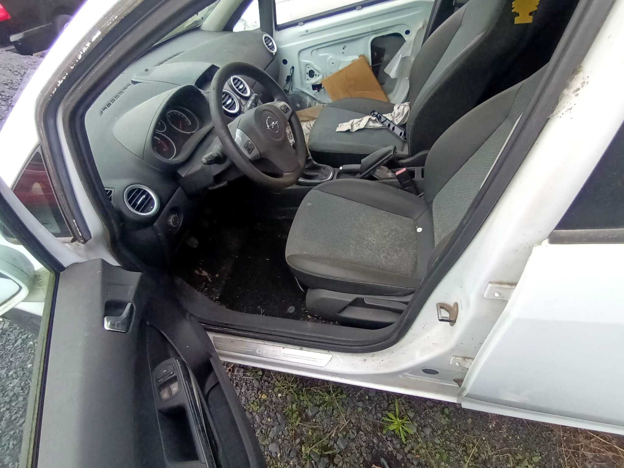 Opel Corsa D zderzak maska błotnik drzwi klapa z474