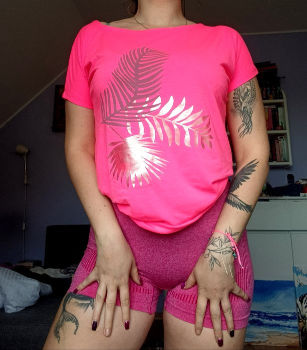 Różowa bluzka s/ m t shirt neonowy krótki rękaw