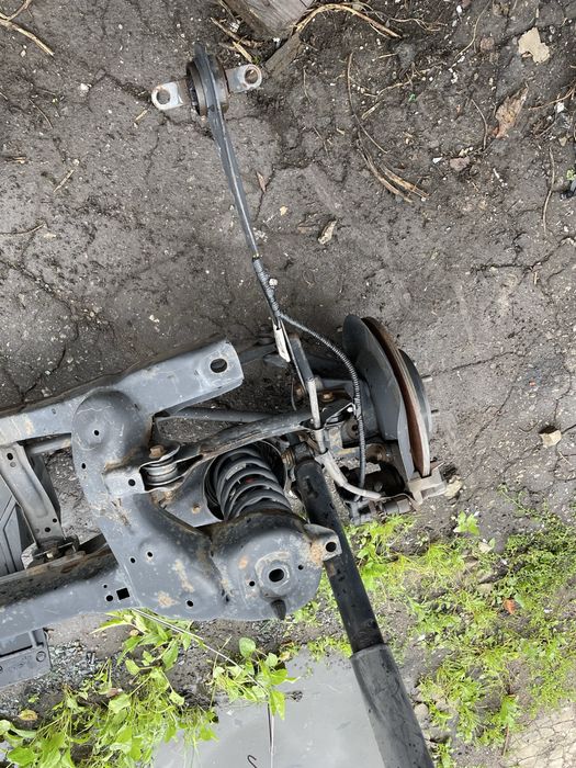 Ford kuga mk2 Zawieszenie   tył  zwrotnica piasta  wahacz