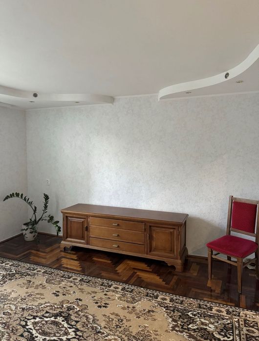 Здам 4-кім квартиру по вул.Володимирська