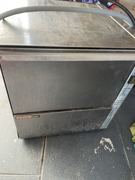 Máquina de Lavar Copos Industrial Univerbar (Itália)