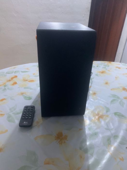 Caixa de som LG com Grave