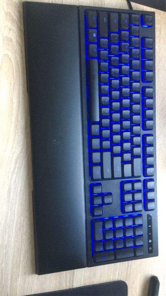 Klawiatura Razer Ornata Chroma z podkladką na nadgarstek