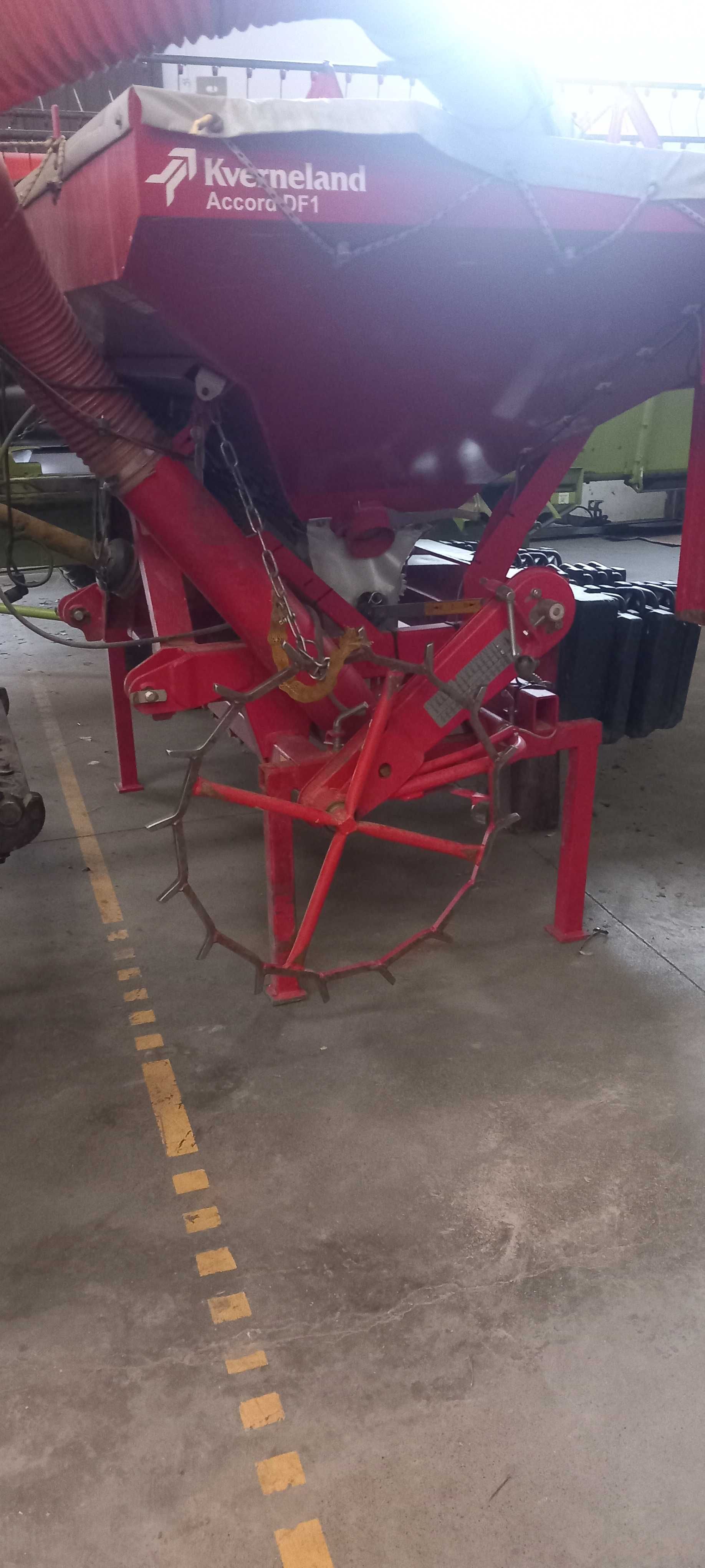 Tremonha frontal Kverneland DF1