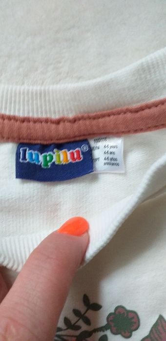 Bluzy dziewczęce 110/116