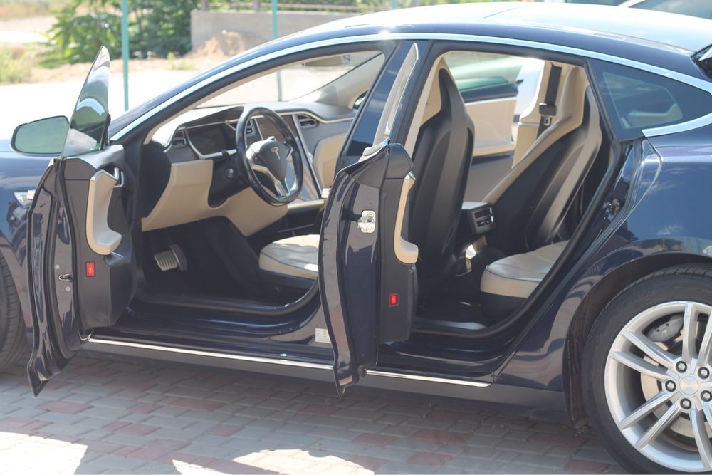 Tesla S Перфоманс P85
