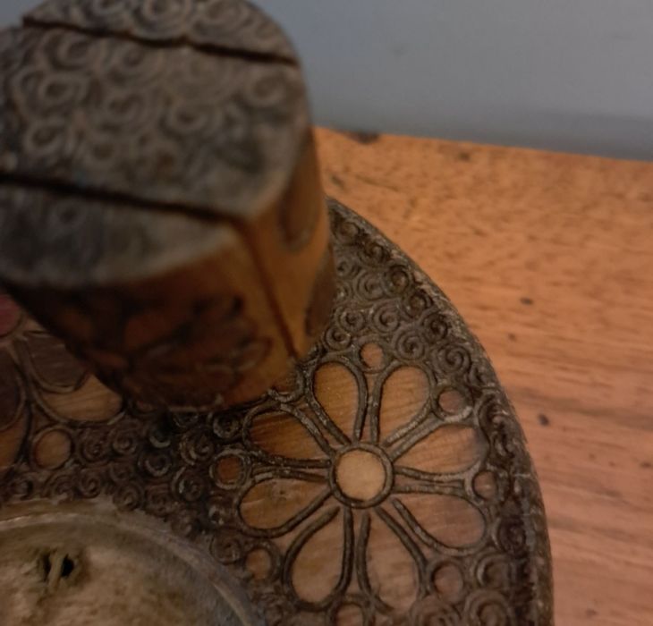 Zestaw dla palaczy pochodząca z Indii z ok 1930 roku