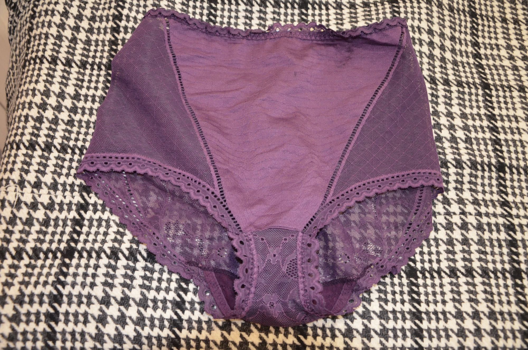 majtki Triumph koronkowe fiolet r. 40