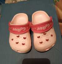 Crocsy dla dziewczynki różowe buty klapki