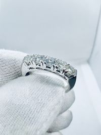 Золотое кольцо из белого золота 750 проба с бриллиантами 0.70 карат