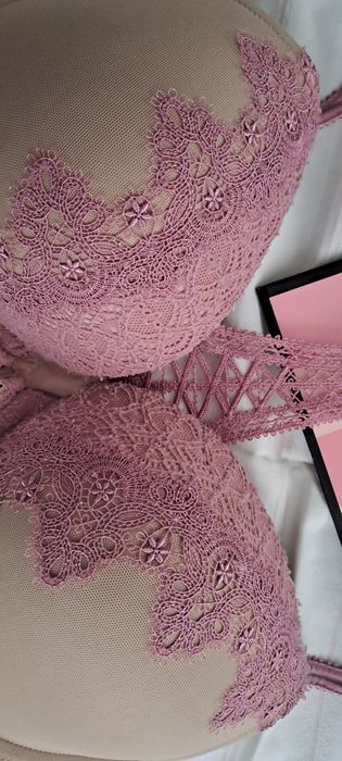 Бюсгалтер пуш-ап.Фірми Viktoria's sekret.