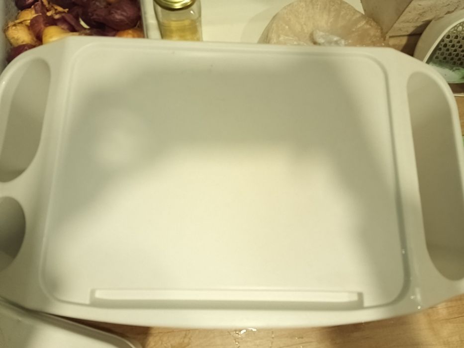 Столик унiвepcальний з плаcтмаcи, 58х30х21 см, вжив, 1шт-100₴
Код: 154