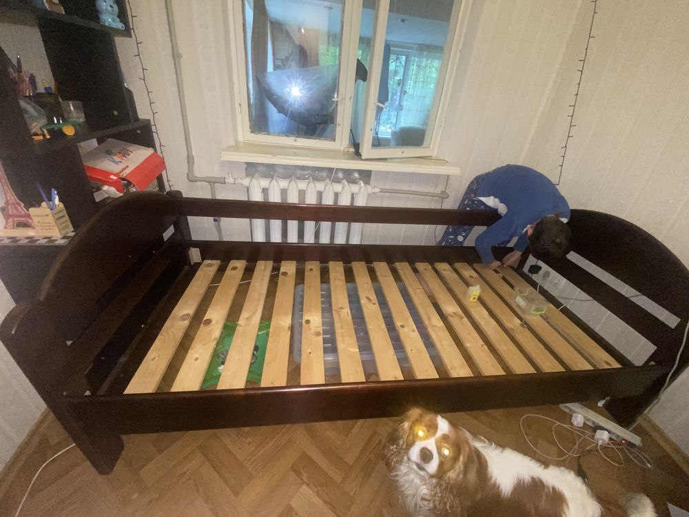 Продам СРОЧНО б/у кровать 90*200. ТОРГ