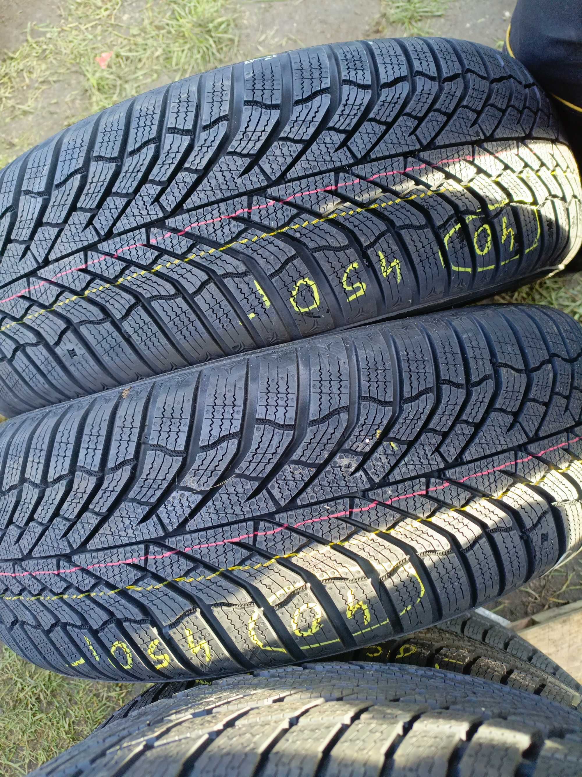 Nowe opony zimowe 215/60/17 Kumho 2 sztuki 2024r