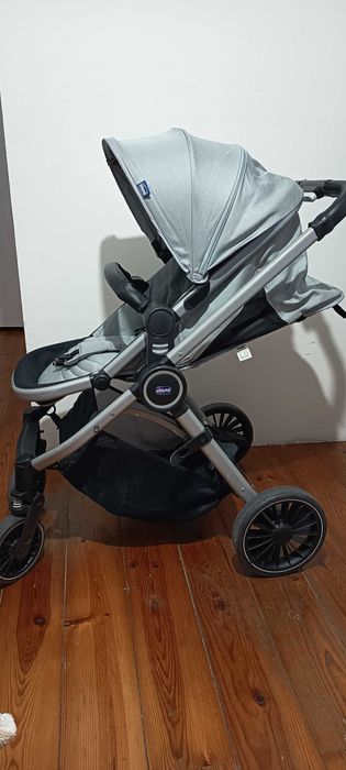 Vendo Carrinho de Bebe Chicco Fechamento envelope + ovo + base  do ovo