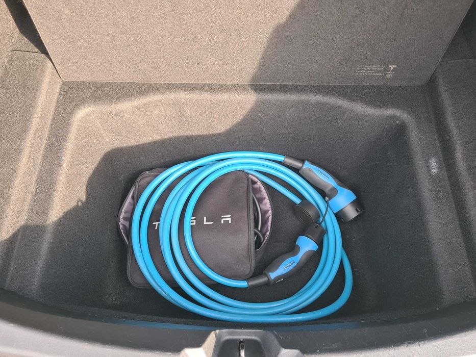Tesla
Model 3 Standard Range Plus RWD