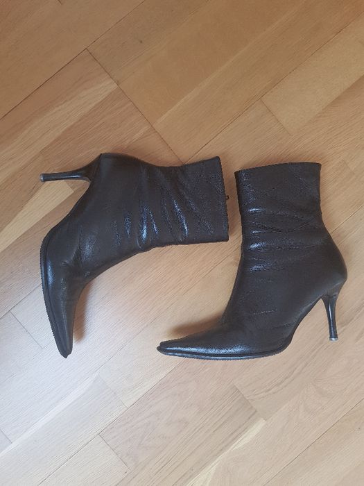 buty damskie krótkie czarne - skóra 36