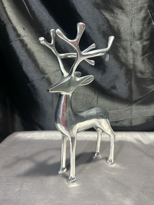 Figurka Jelenia z Metalu Srebrny Kolor, Elegancka Dekoracja