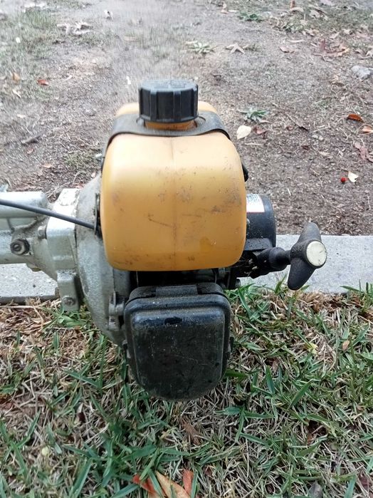 Máquina cortar mato