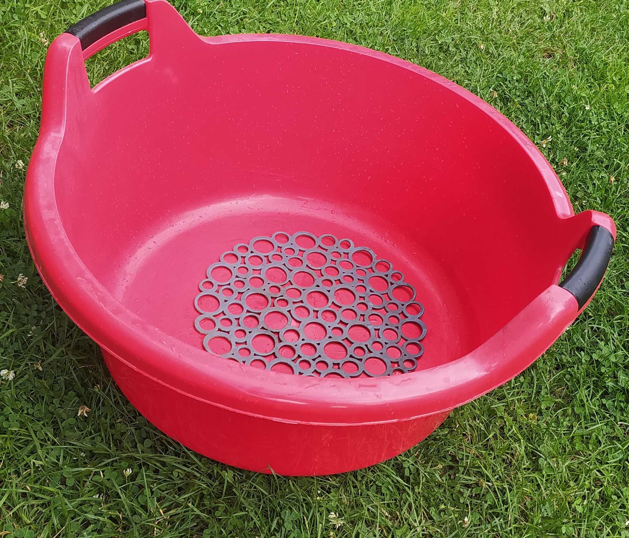 Duży zestaw akcesoriów łazienkowych plastikowych