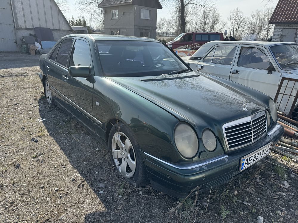 Mersedes-benz e 280 автомат газ