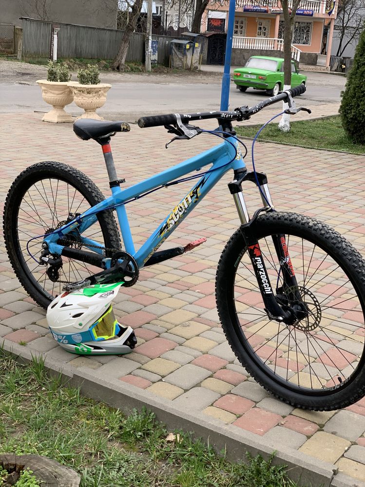 Scott voltage yz