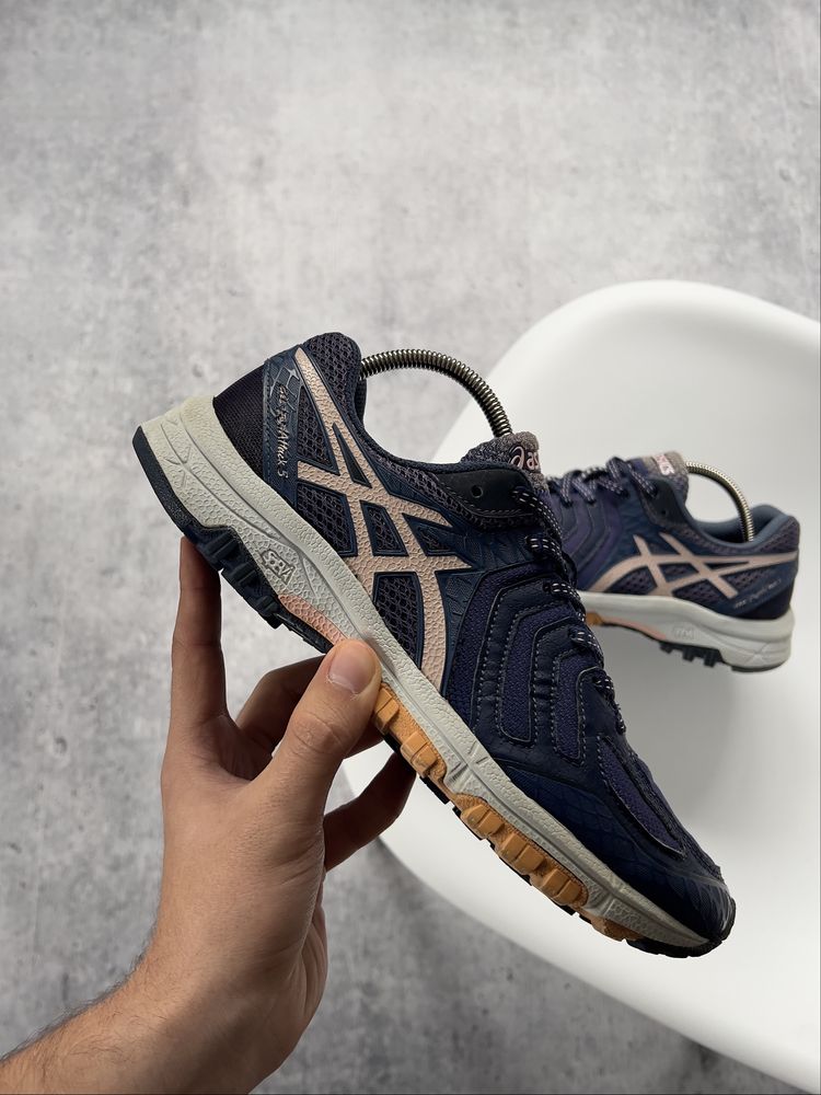 Оригінал! Кросівки Asics. Ідеальний стан! Розмір 39 (24 см.)