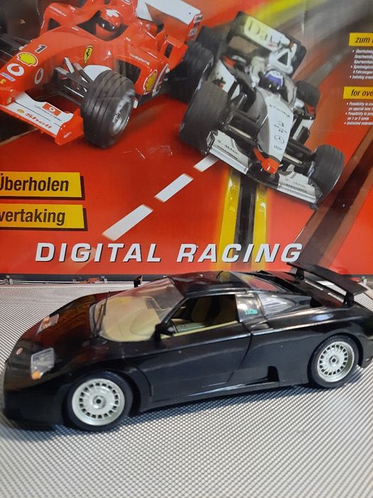 масштабна модель автомобіля Bugatti EB