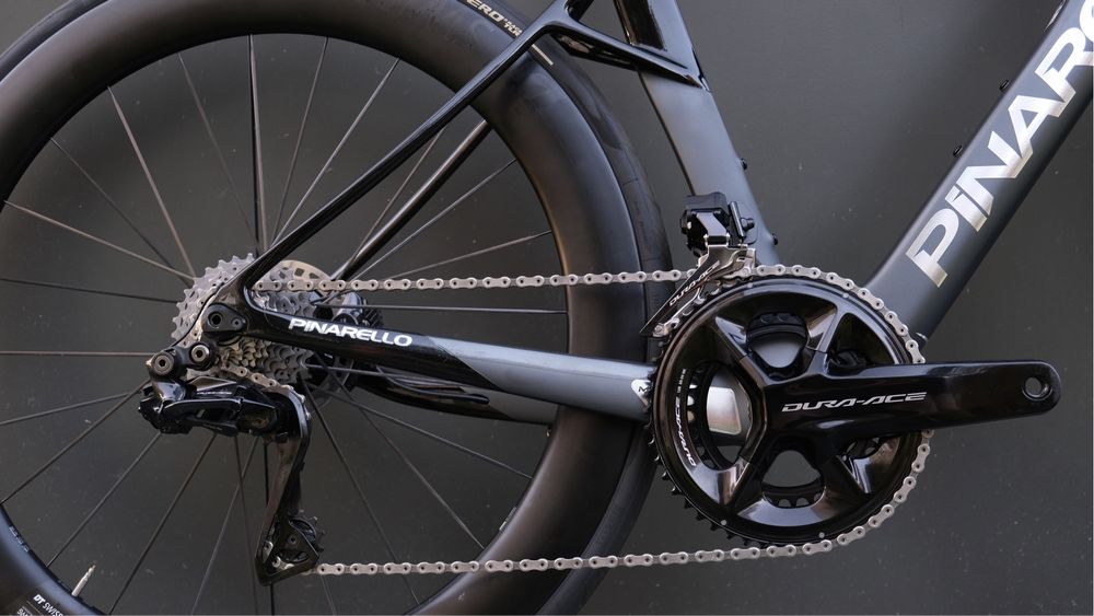Новий шосейний велосипед Pinarello Dogma X Dura Ace Di2 (2025)