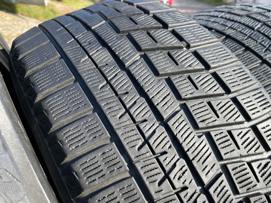 ЗИМА 225/50R17 YOKOHAMA - 4шт.  - Есть и другие шины