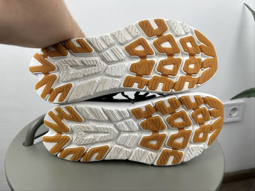 Оригінал! Кросівки Hoka Kawana 44 розмір 03626