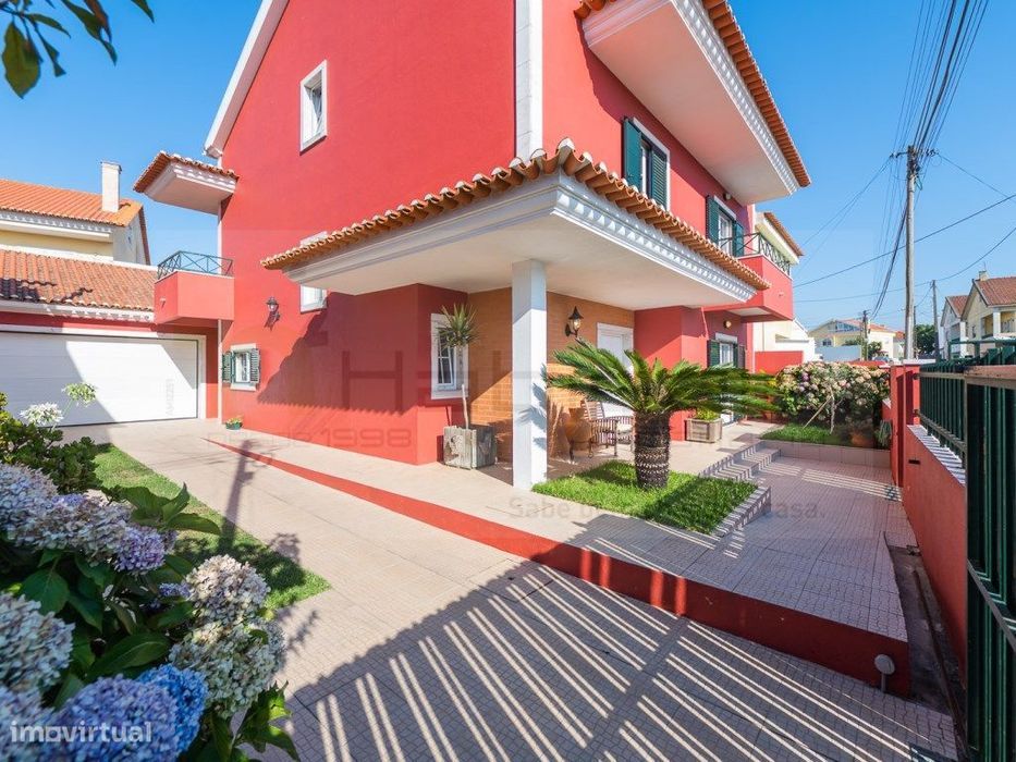 Moradia T4+1 com Garagem para 2 Viaturas | Bairro Casal Novo - Cane...