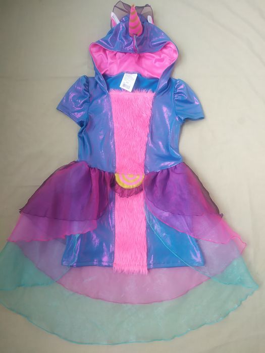 Новое карнавальное платье для девочек 10-11 лет на рост 140 см.