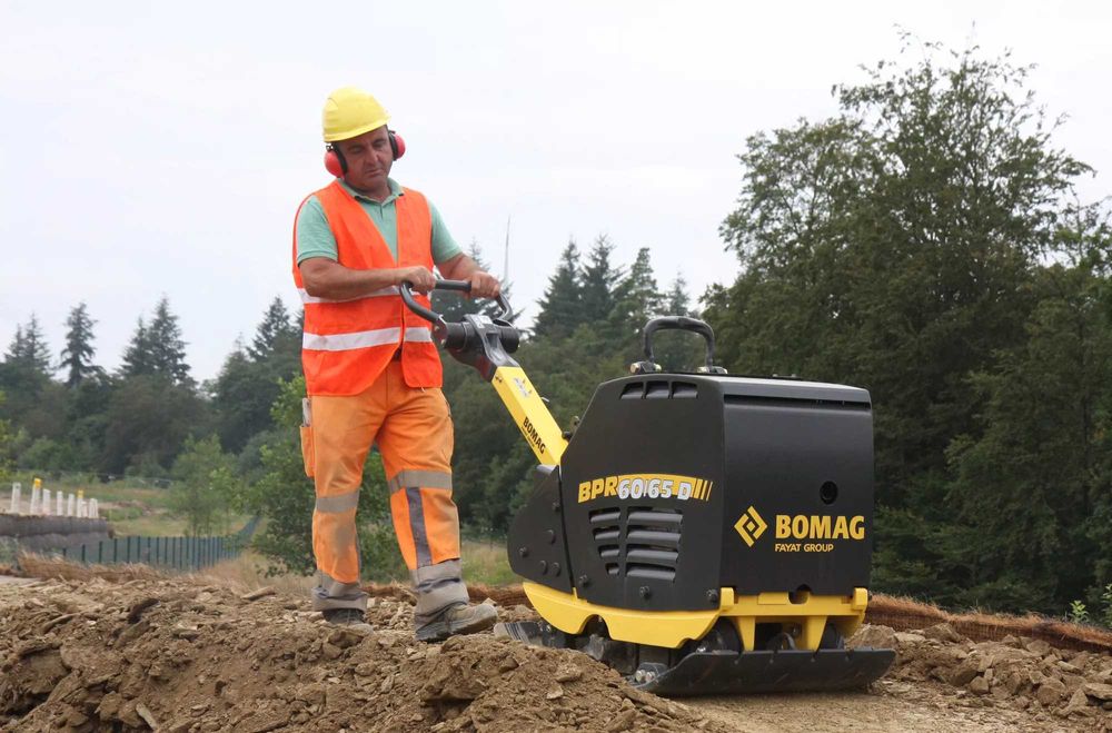 Zagęszczarka rewersyjna 450 kg Bomag BPR 60/65 D/E, 650 mm, Hatz 1B40