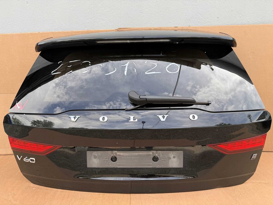 Volvo V60 II Кришка багажника