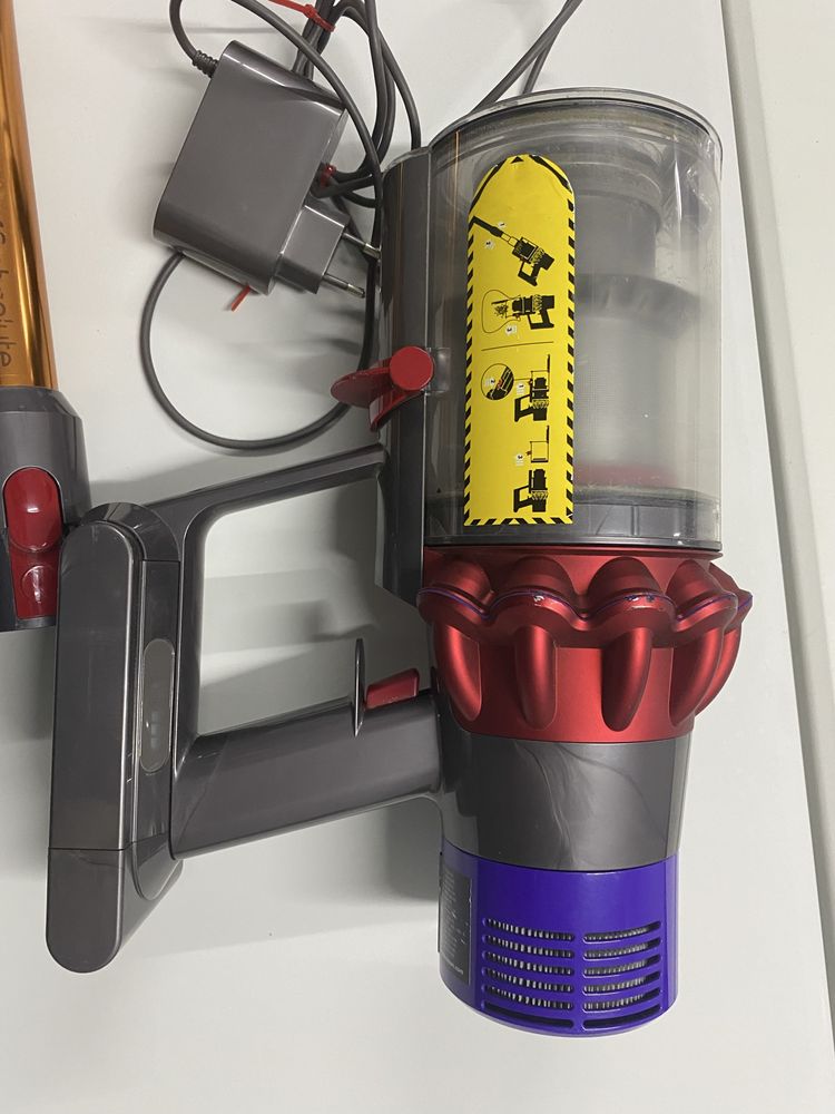 Aspirador Dyson V10 2 modelos