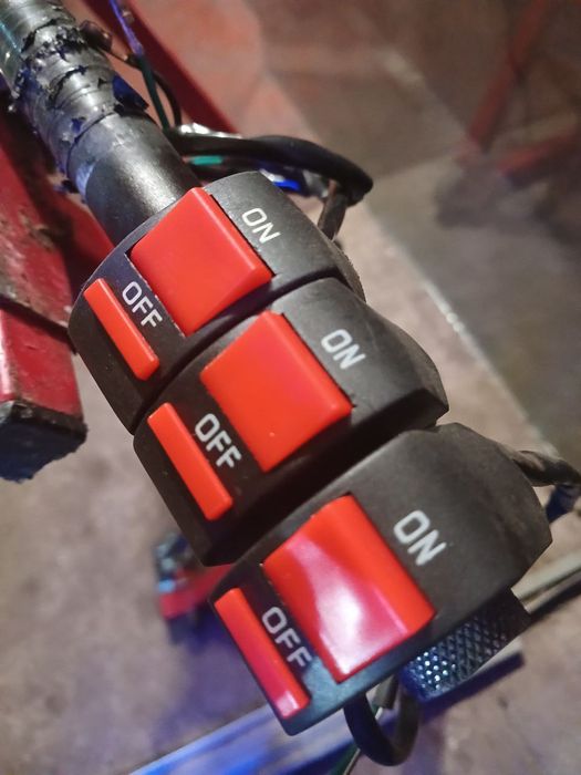 Кнопка на руль,підсвітка,перемикач