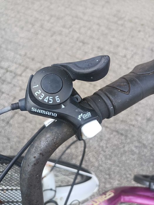 Rower dla dziewczynki i kask . Okazja rower damski . Kask gratis .