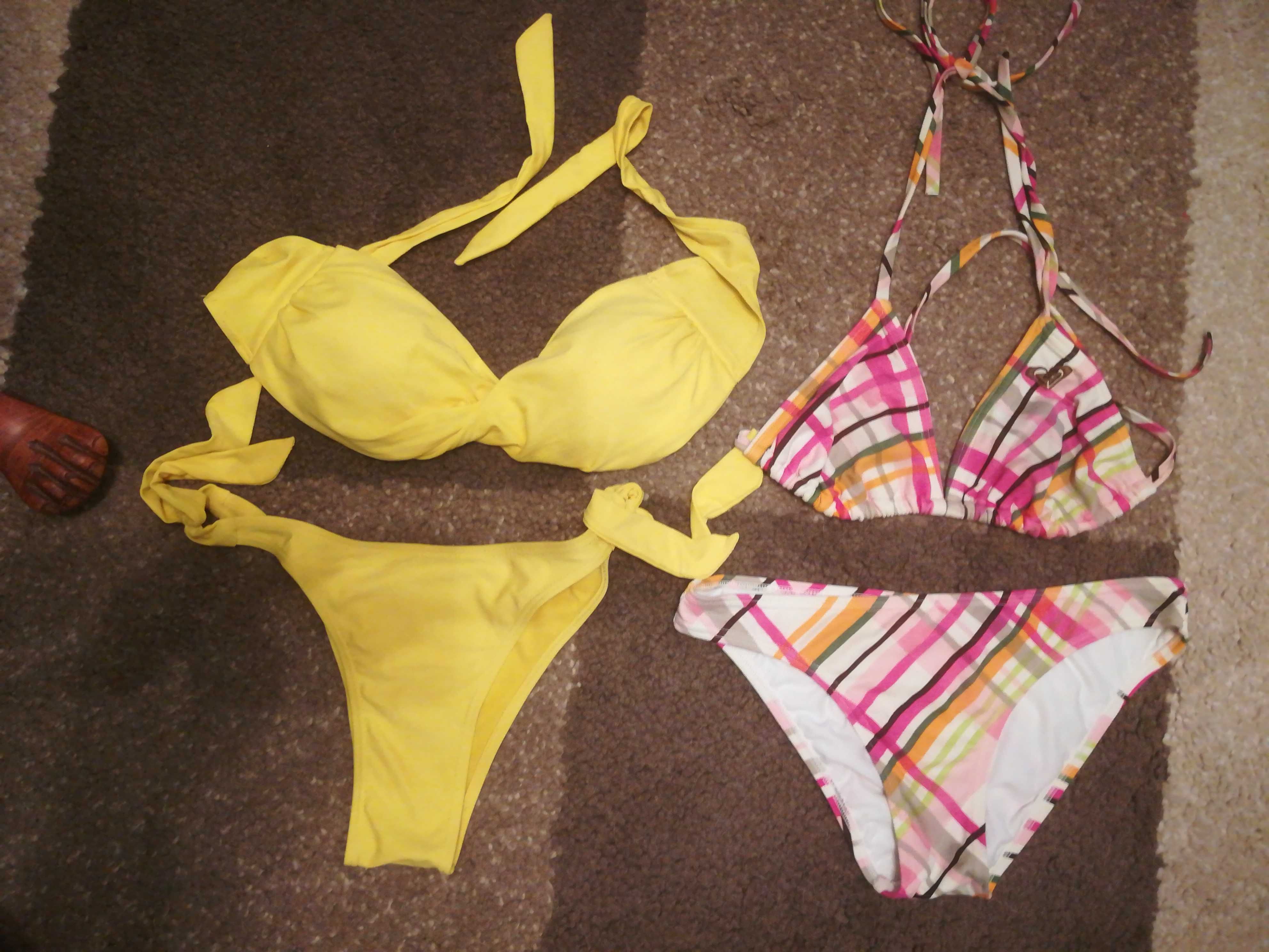 Bikinis/fatos de banho