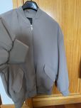 Blusao tipo seda da Pull&Bear bege, M e calçao sedoso, preto Zara