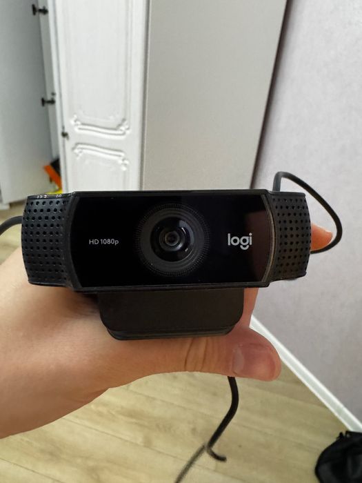 Веб камера Logitech 1080 hd