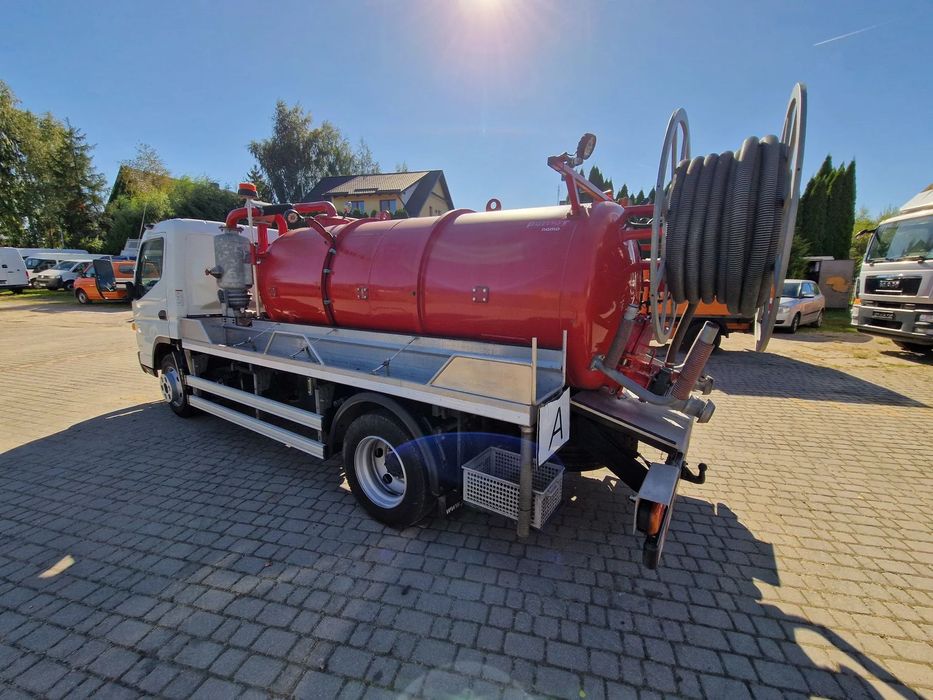 Mitsubishi FUSO BECZKA ASENIZACYJNA  Fuso Beczka Asenizacyjny