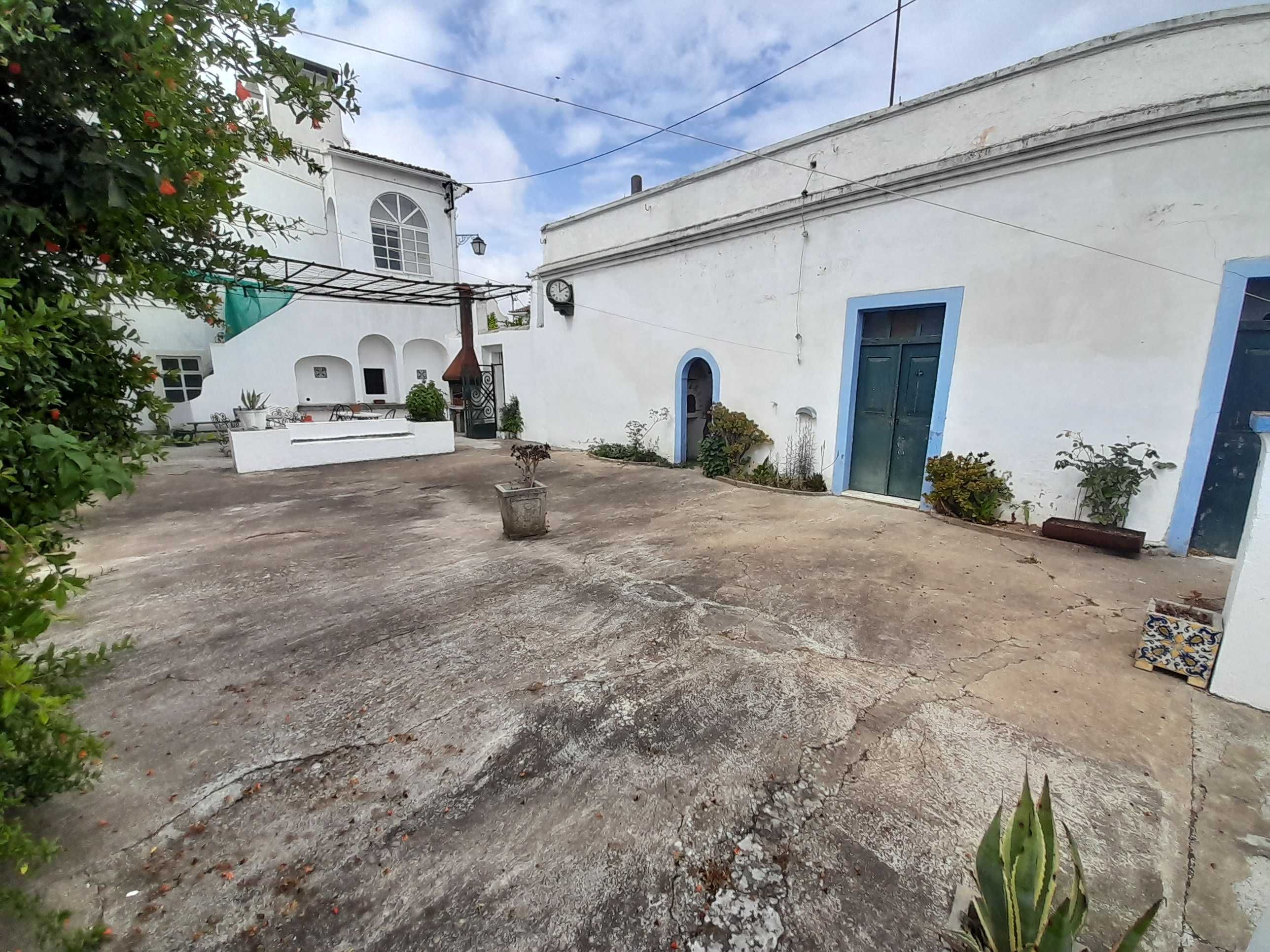 Apartamento temporário, mobilado, com quintal, estacionamento e fatura