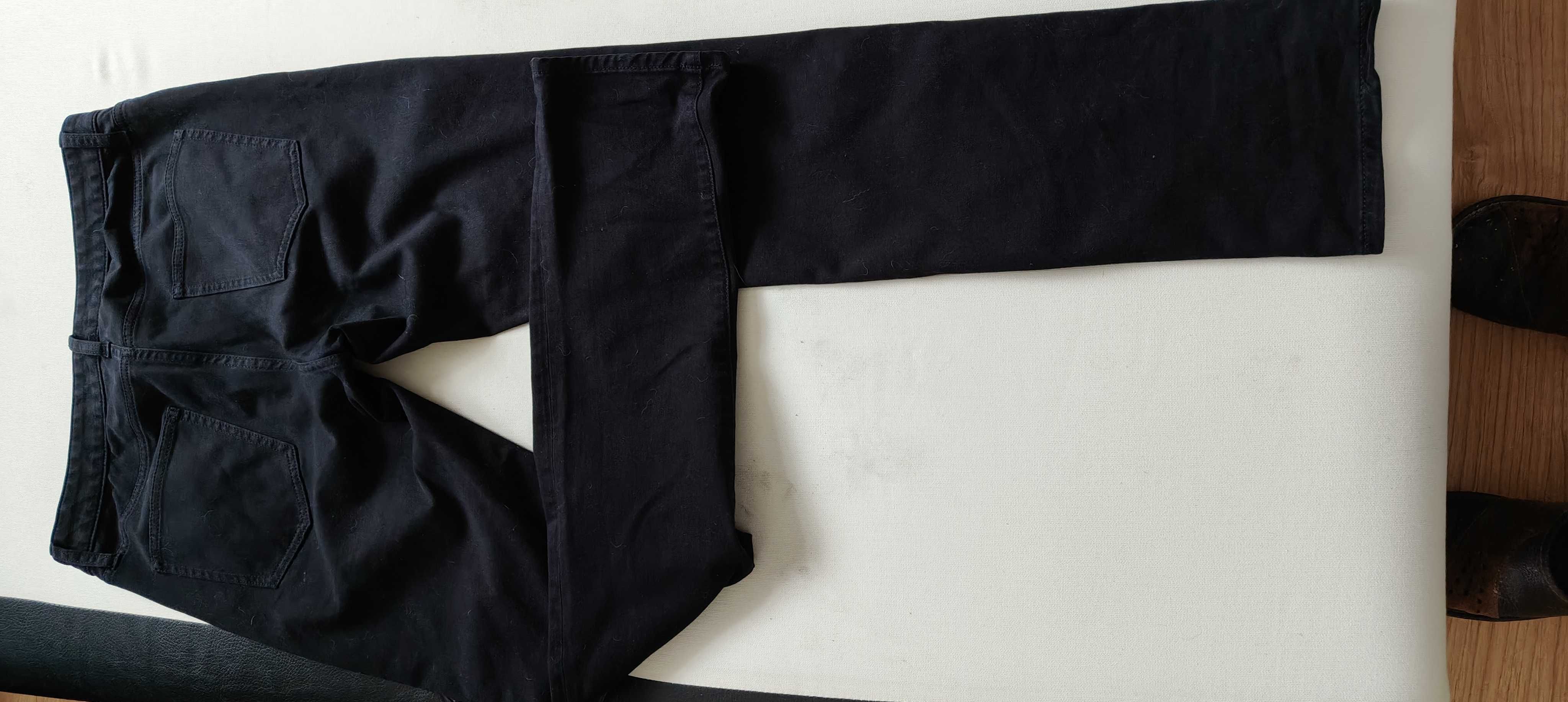 UNIQLO jeans czarne. W32 L34