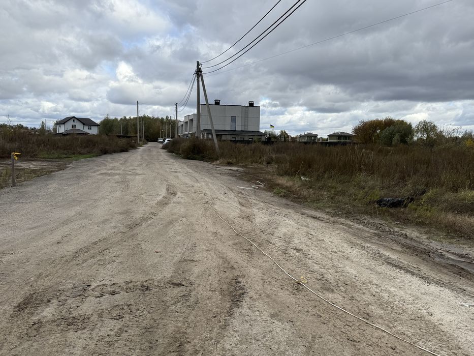 Зазимя, продаж 8сот. біля річки Десна,асфальт,комунікаціі