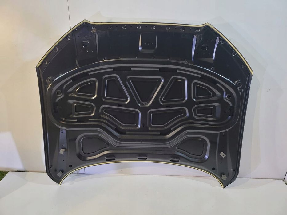 Audi A8 D4 maska pokrywa silnika uszkodzona  13657