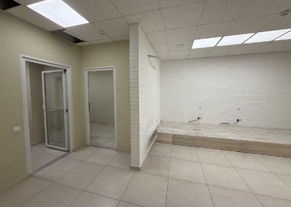 Здається комерційне приміщення на вул. Тетяни Яблонської