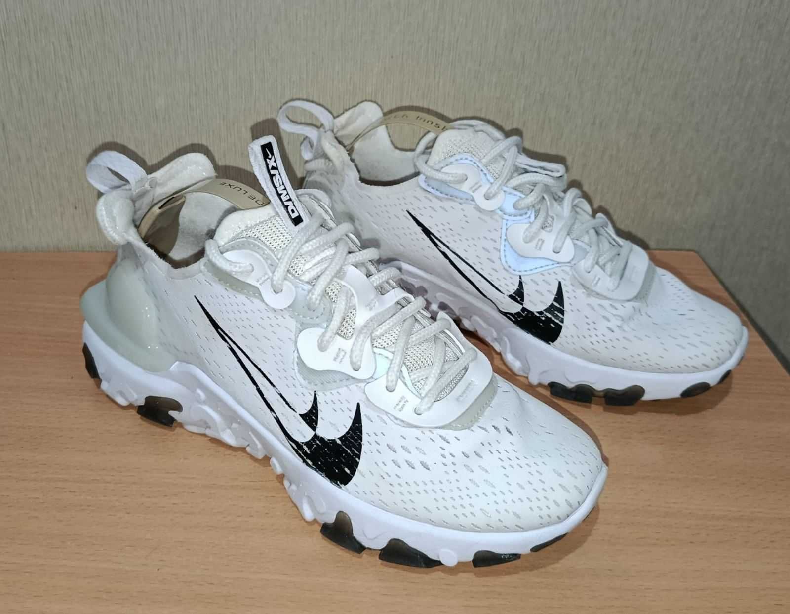 Кросiвки Nike 38 розмiру